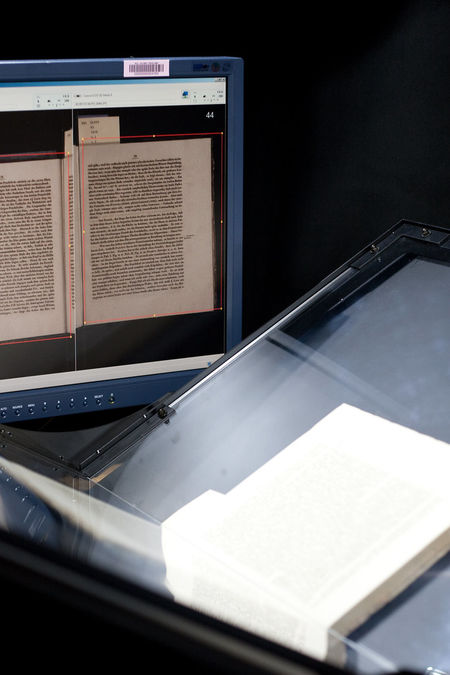 Atiz Book digitization, source Flicker